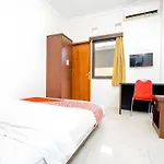 Oyo Maleo Exclusive Residence Near Universitas Kristen Maranatha
