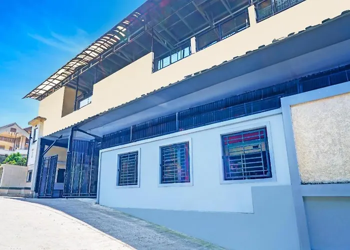 Oyo Maleo Exclusive Residence Near Universitas Kristen Maranatha