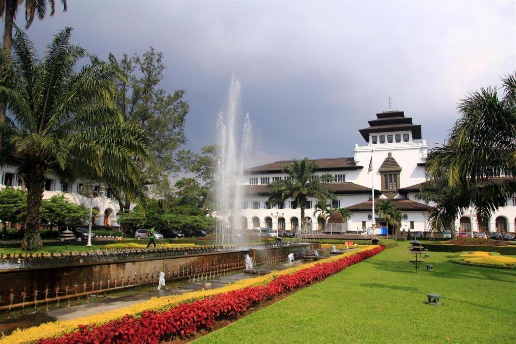 Oyo Maleo Exclusive Near Universitas Kristen Maranatha 2* Bandung